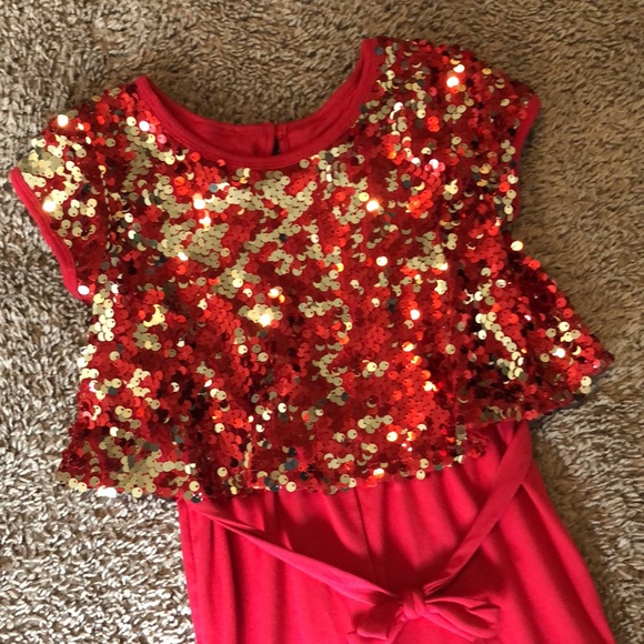 Holiday Outfit - Picture 2 of 3